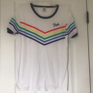 ✨HOST PICK✨🌈PINK Victoria’s Secret Tee🌈
